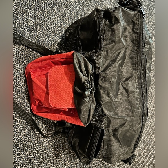 Black and Red portable expanding duffel travel bag - Picture 1 of 3